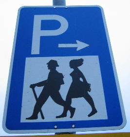 Hinweisschild Wanderparkplatz auf Scheuermatt B1600
